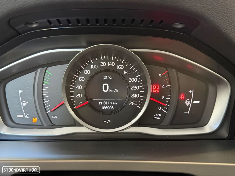 Volvo V60 2.0 D4 Momentum Eco - 36