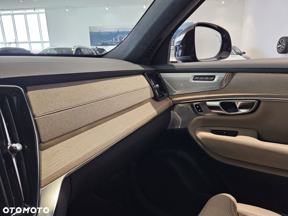 Volvo XC 90 - 25