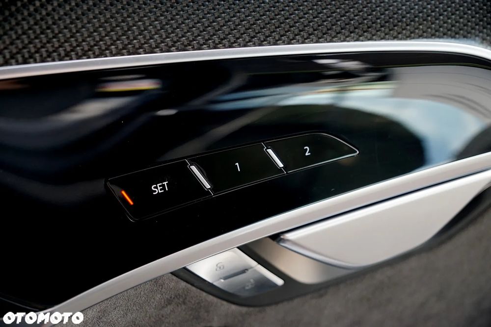Audi S8 - 34