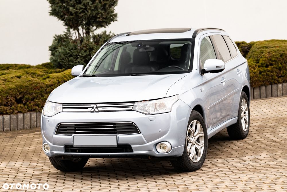 Mitsubishi Outlander 2.0 4WD Plus - 13