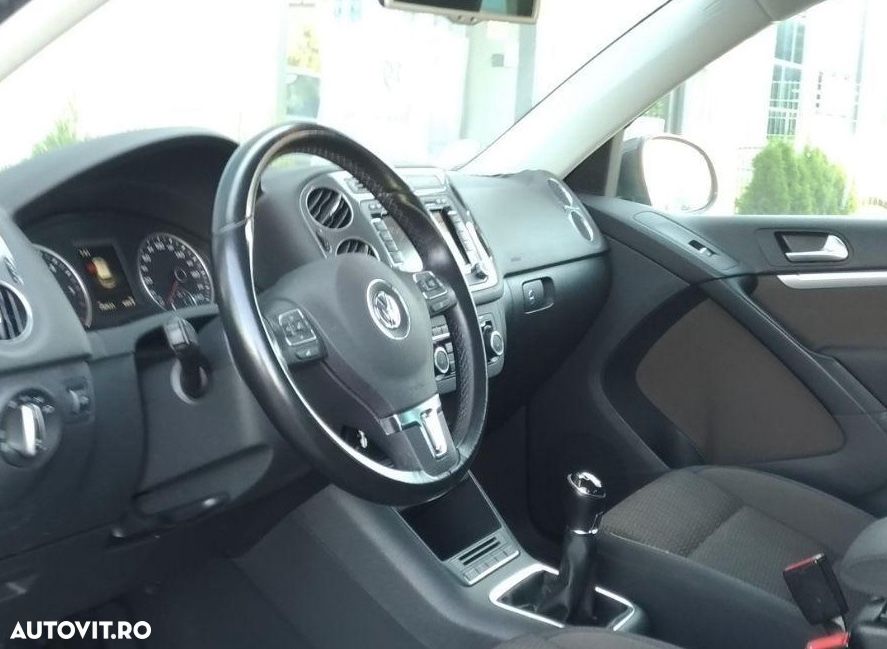 Volkswagen Tiguan - 9