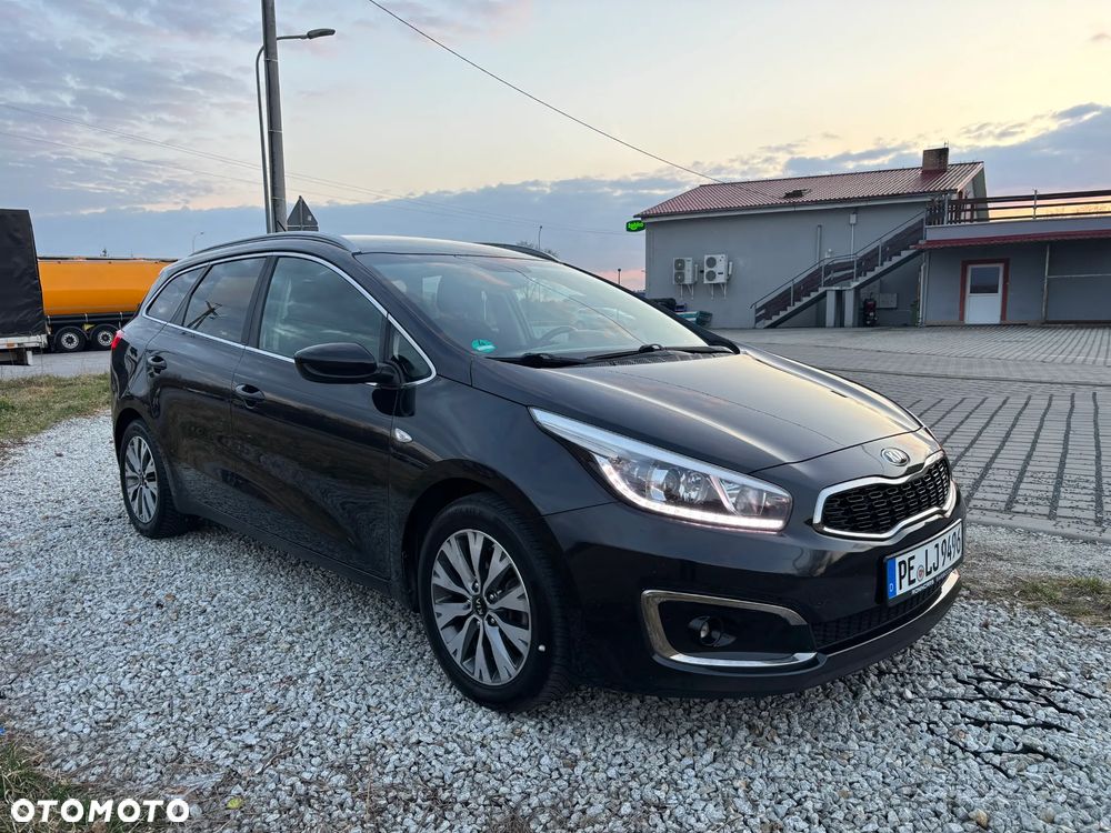 Kia Ceed 1.6 CRDi 136 ISG Platinum Edition - 2