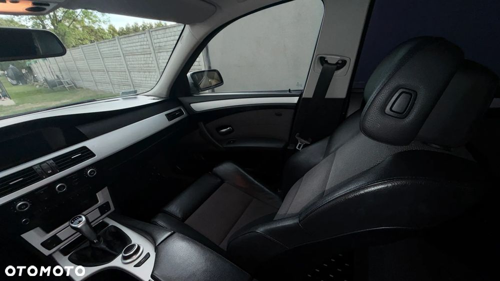 BMW Seria 5 520i - 16