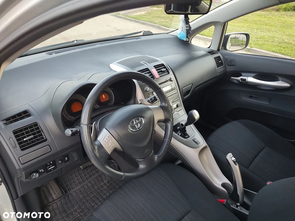 Toyota Auris 1.6 VVT-i Premium MM - 10