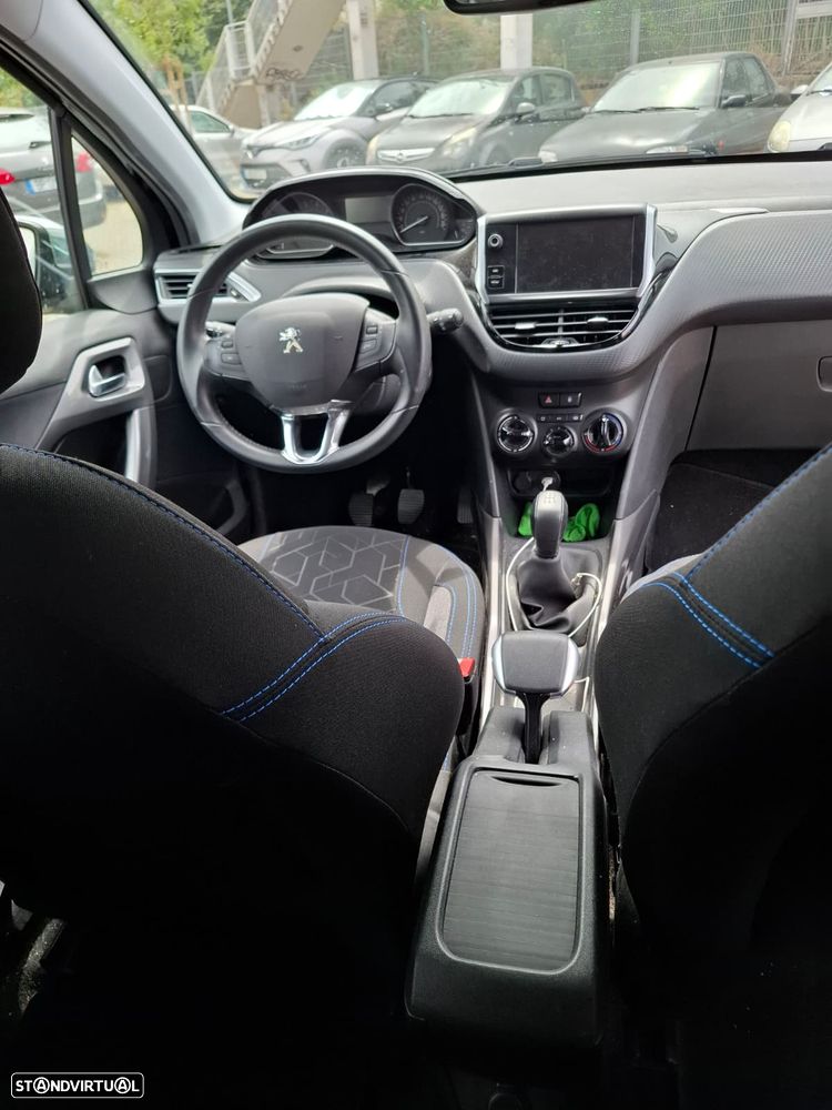 Peugeot 2008 1.2 PureTech Style - 12