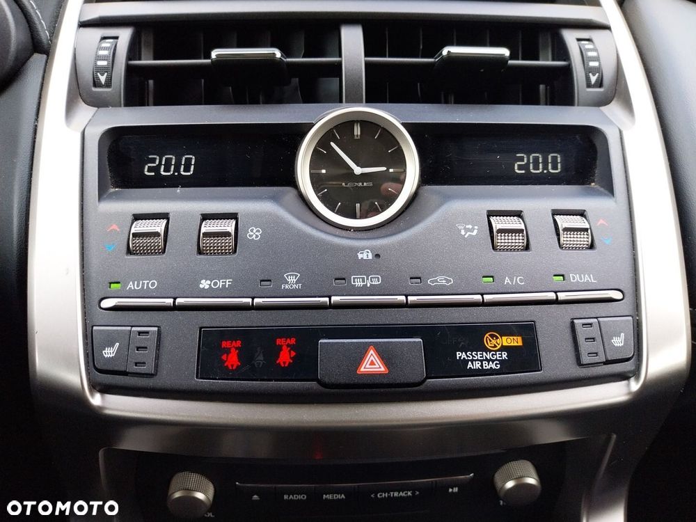 Lexus NX 300h F Impression AWD - 25