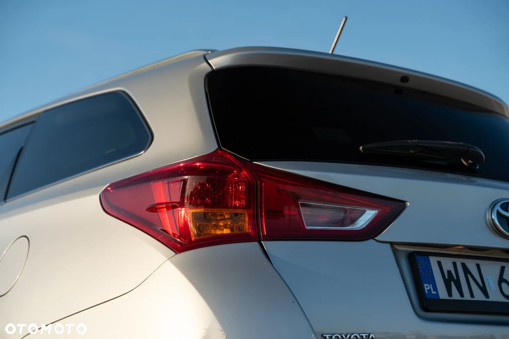 Toyota Auris 1.8 HSD Luna - 7