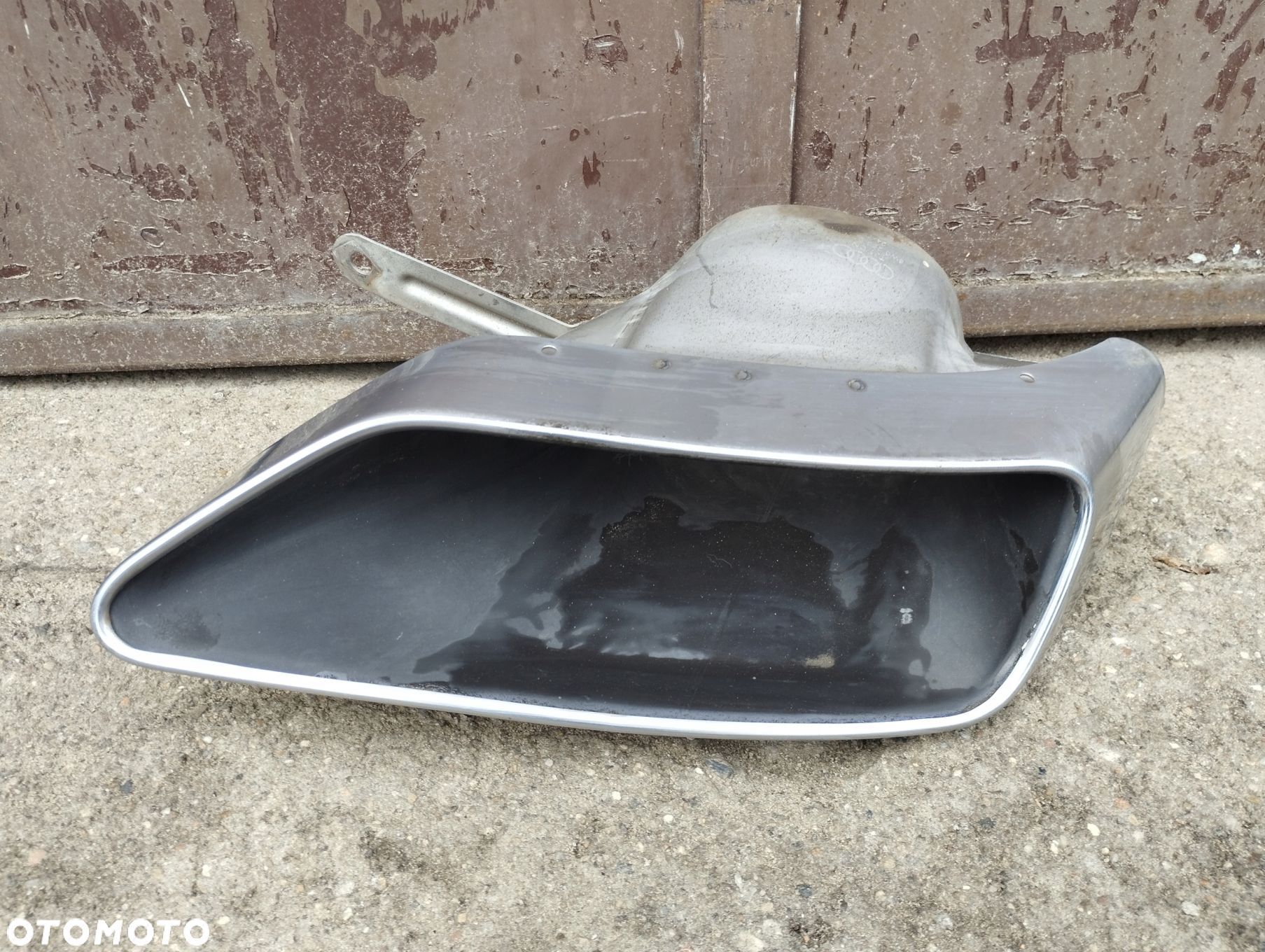 Końcówka wydechu lewa Audi A4 B9 8W 8W0253825L - 1