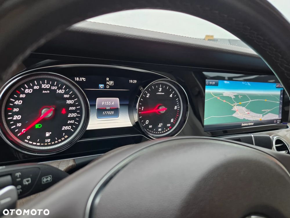 Mercedes-Benz Klasa E 220 d 9G-TRONIC Exclusive - 26