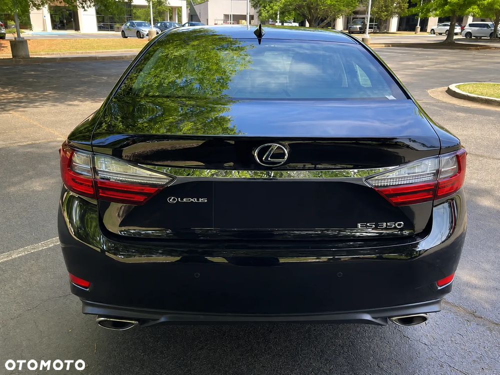 Lexus ES - 5