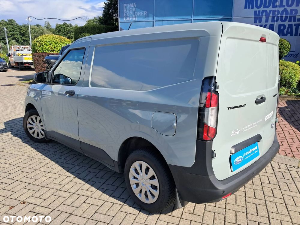 Ford Transit Courier - 8
