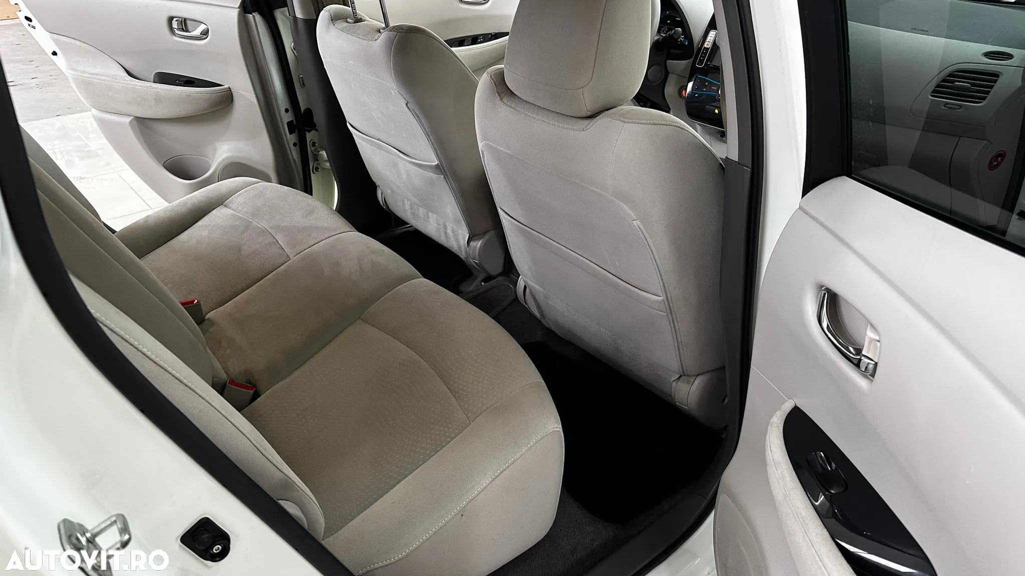 Nissan LEAF - 9