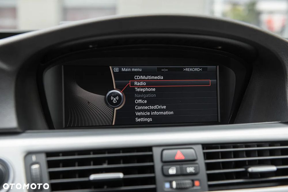 BMW Seria 3 320d xDrive DPF Touring - 22
