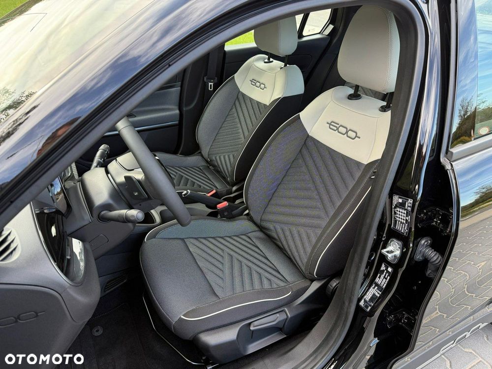 Fiat 600 HYBRID - 8