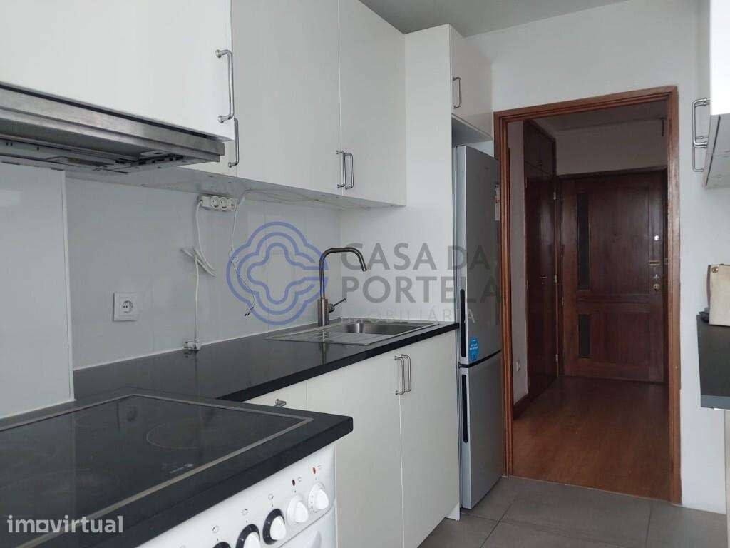 T2 à Antas- vistas desafogadas- roupeiros e cozinha equipada - Grande imagem: 4/9