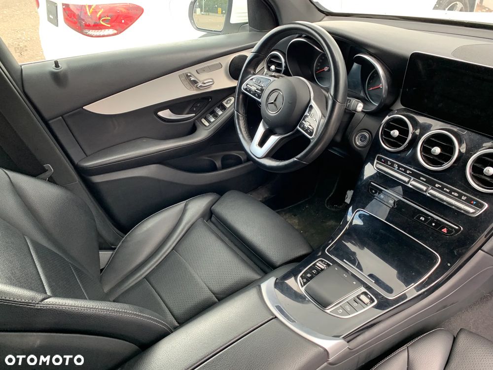Mercedes-Benz GLC 300 4Matic 9G-TRONIC - 17
