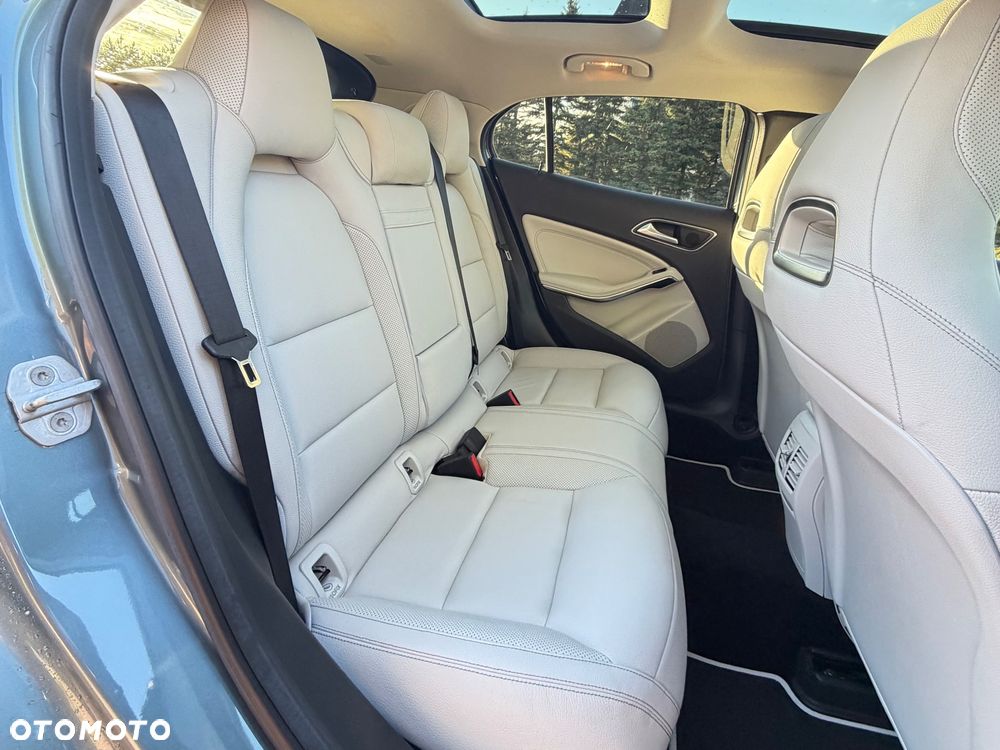 Mercedes-Benz GLA 250 4Matic 7G-DCT AMG Line - 6