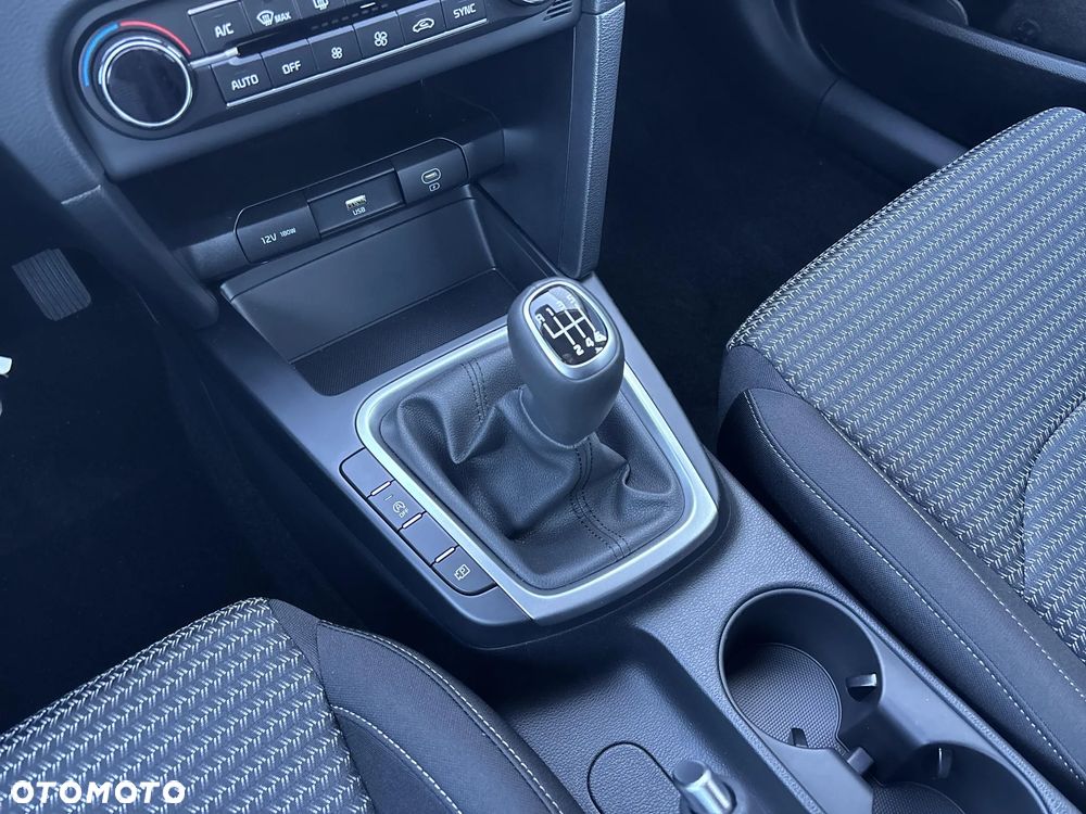 Kia Ceed 1.5 T-GDI M - 15