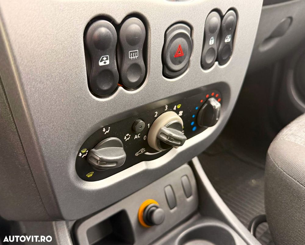 Dacia Duster dCi 90 FAP 4x2 Ambiance - 16