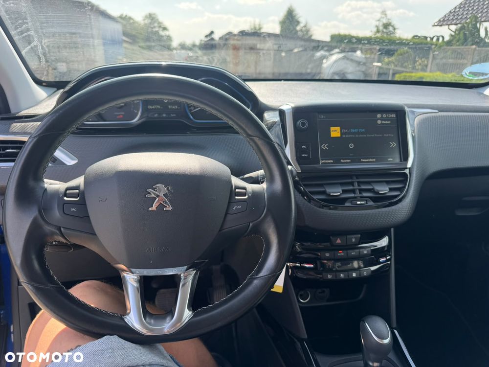 Peugeot 2008 PureTech 130 Stop&Start EAT6 Allure - 5