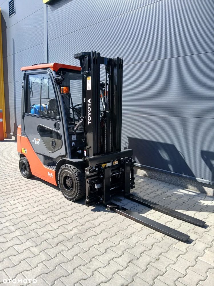 Toyota 02-8FGF18 - 3