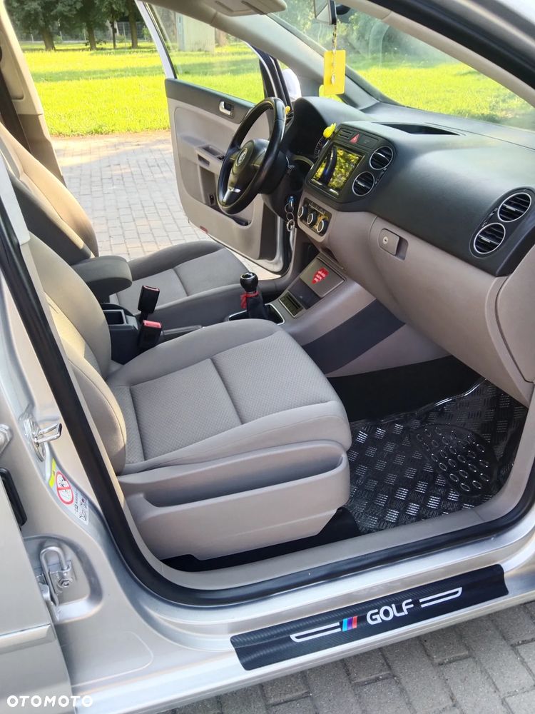 Volkswagen Golf Plus 1.6 TDI Comfortline - 21