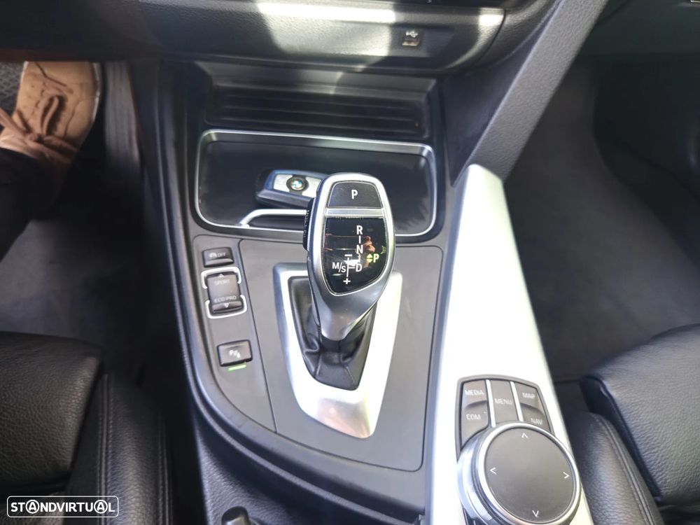 BMW 320 d Aut. M Sport - 21
