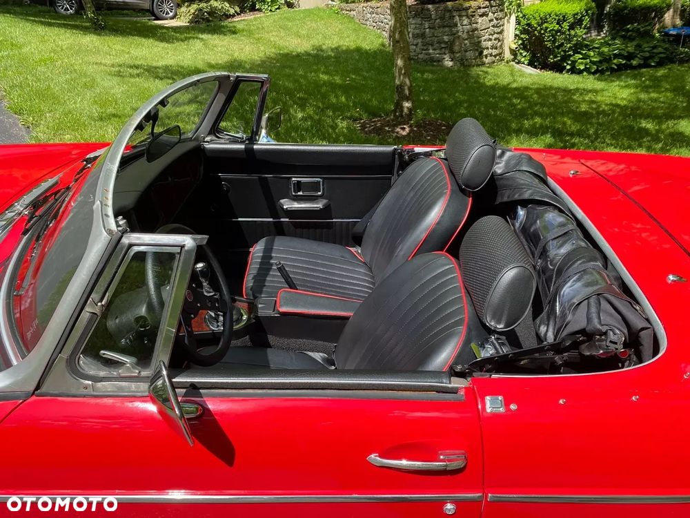 MG MGB - 10