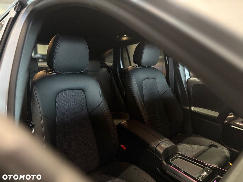 Mercedes-Benz GLA - 10