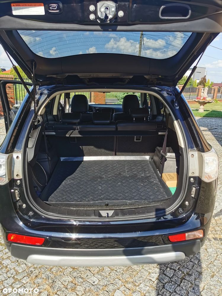 Mitsubishi Outlander 2.2 DID Intense + 4WD - 11