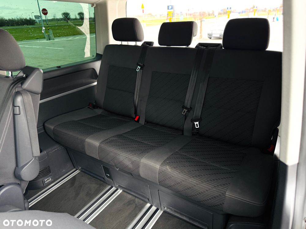 Volkswagen Multivan - 11
