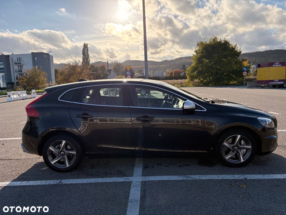 Volvo V40 D4 Drive-E R-Design Summum - 6