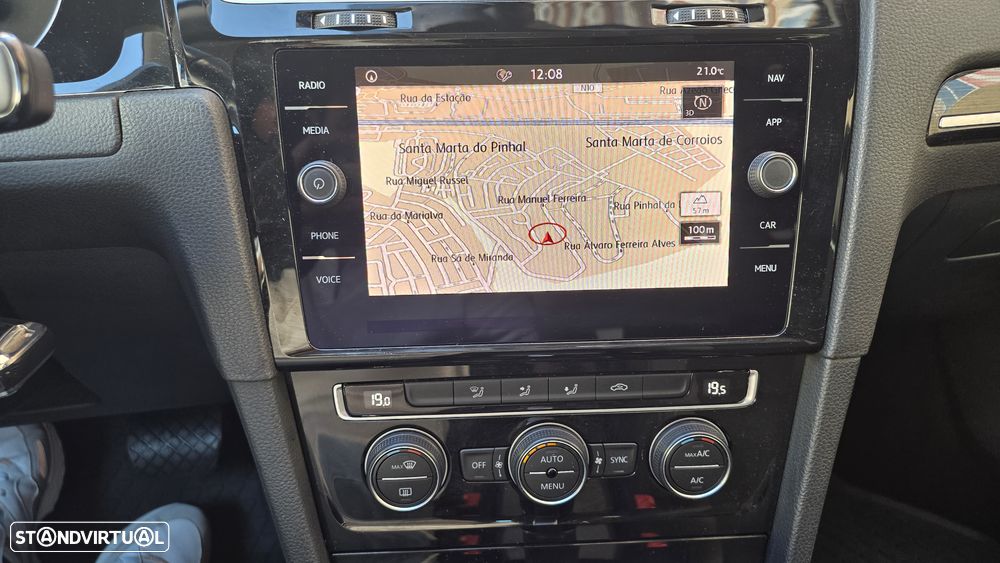 VW Golf Variant 1.6 TDi Highline DSG - 33