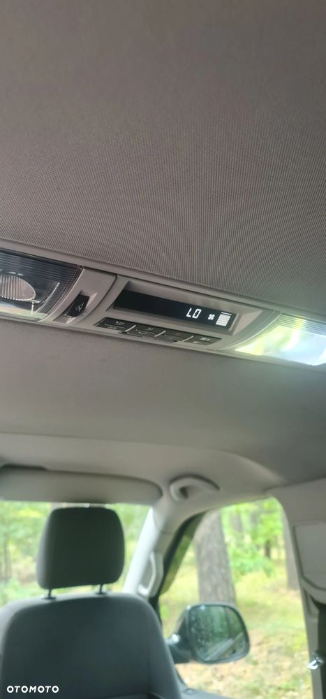 Volkswagen Multivan - 23