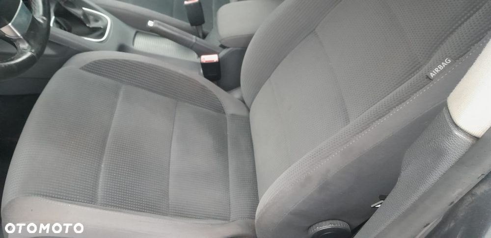 Volkswagen Golf - 27