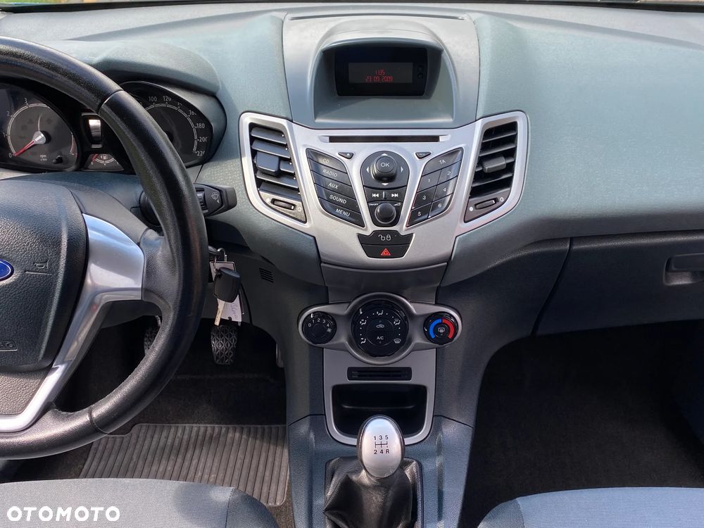 Ford Fiesta 1.25 Titanium EU5 - 24