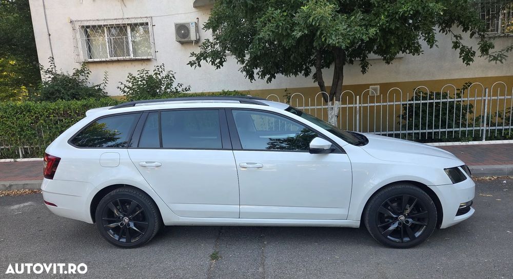 Skoda Octavia 1.6 TDI DSG Style - 10