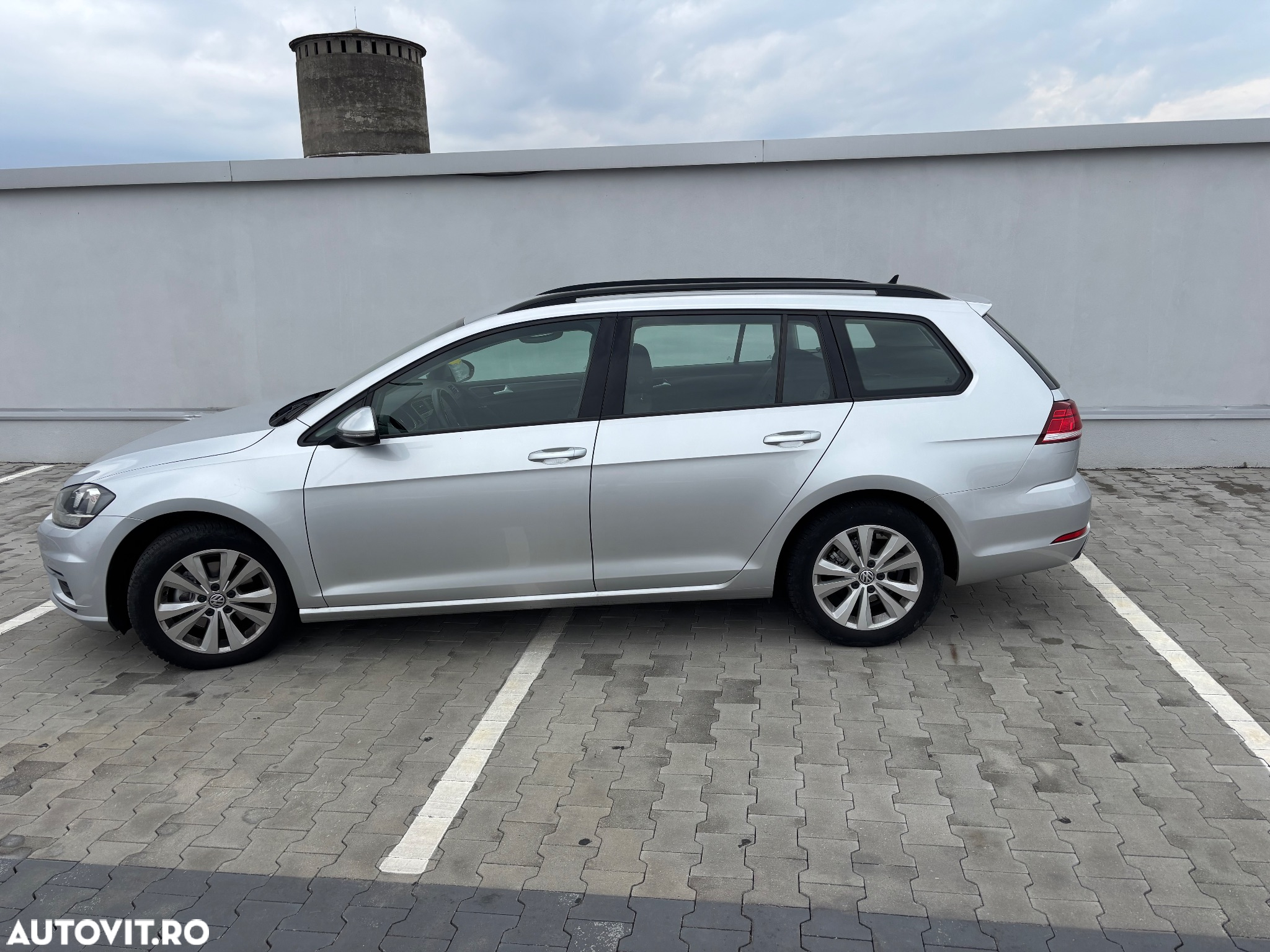 Volkswagen Golf 1.6 TDI DSG Comfortline - 20