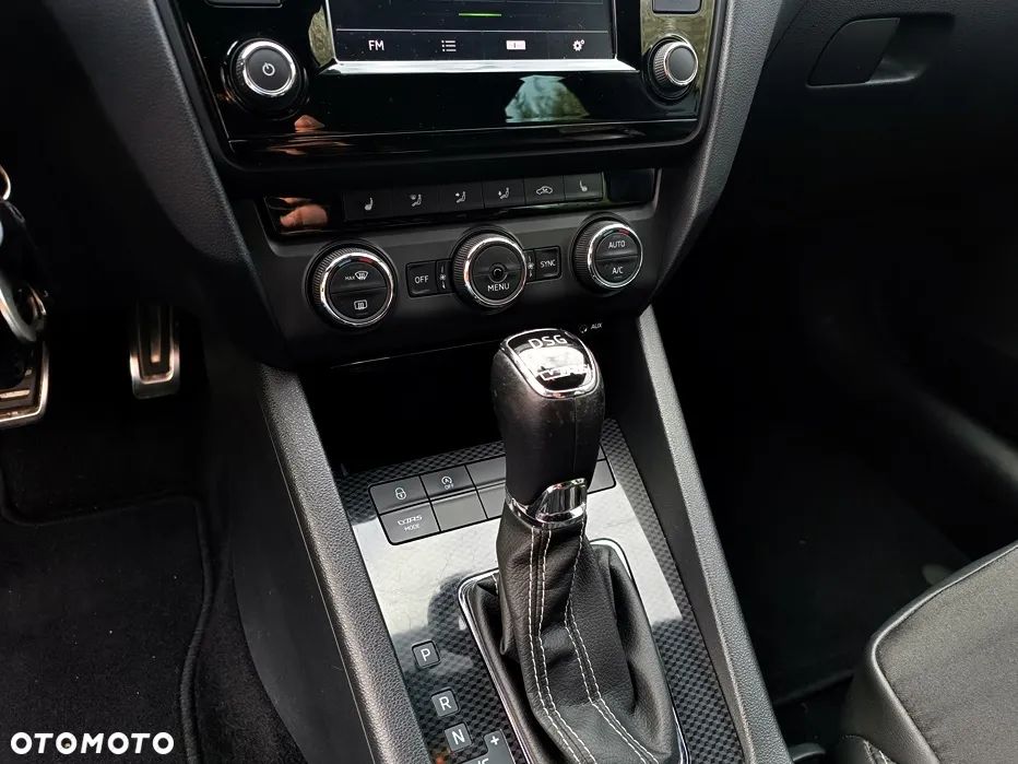 Skoda Octavia 2.0 TDI DSG RS - 35