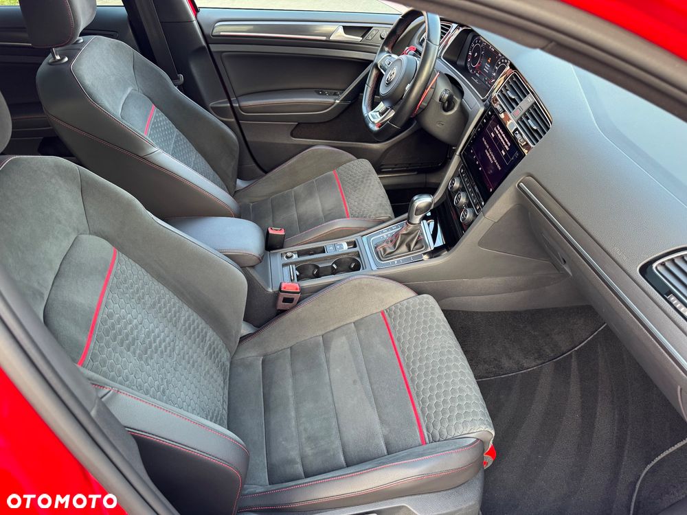 Volkswagen Golf GTI (BlueMotion Technology) DSG Performance - 17