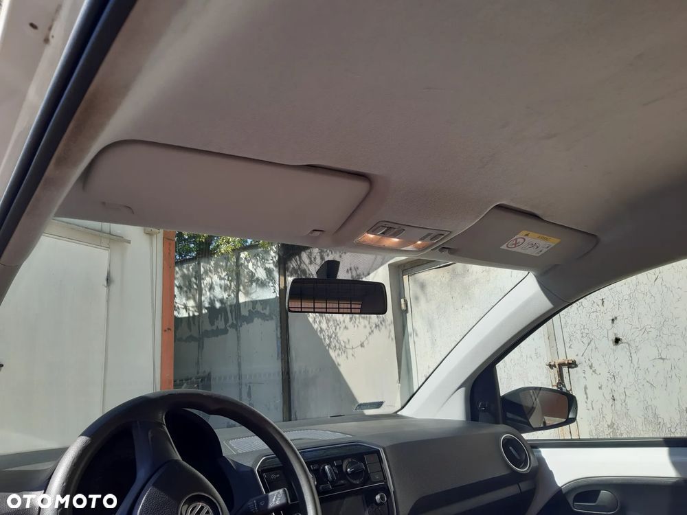 Volkswagen up! 1.0 move - 12