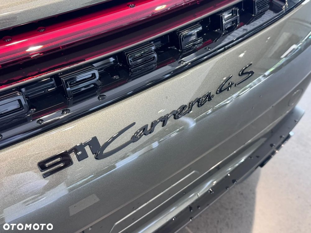 Porsche 911 Carrera 4S - 5