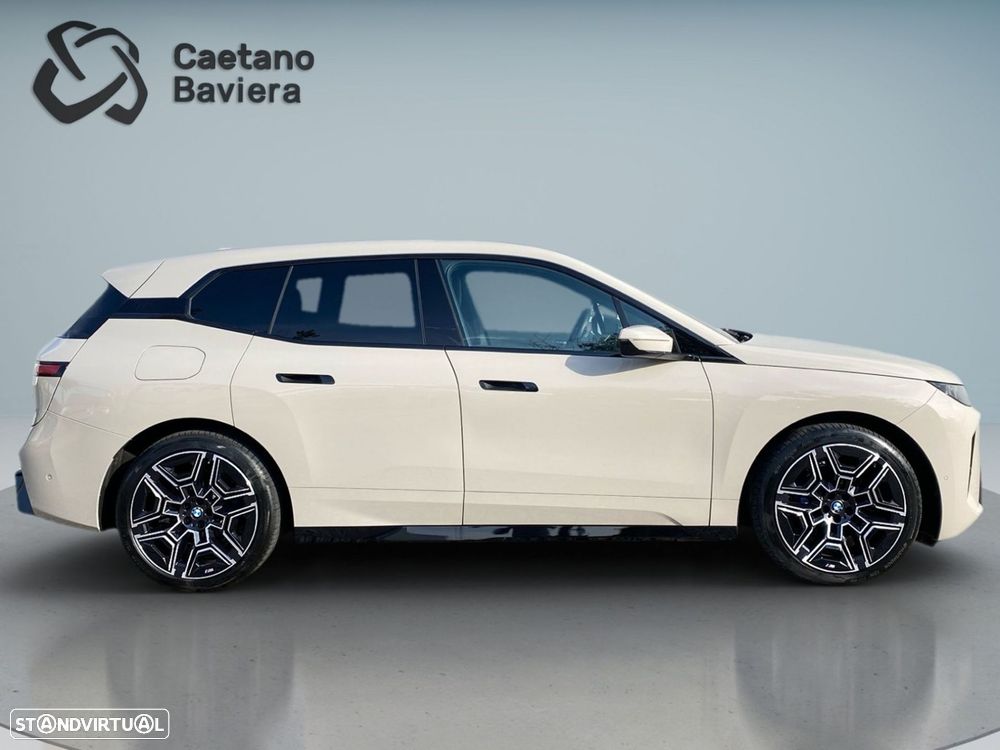 BMW iX xDrive 45 Pack Desportivo - 22