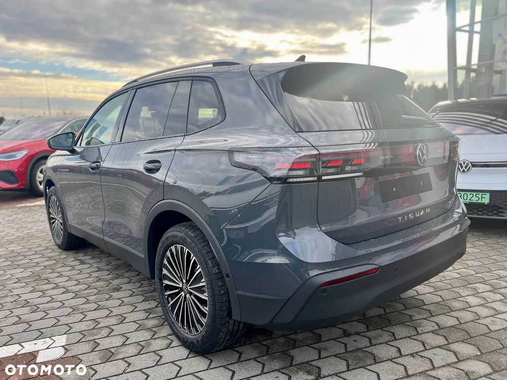 Volkswagen Tiguan - 5