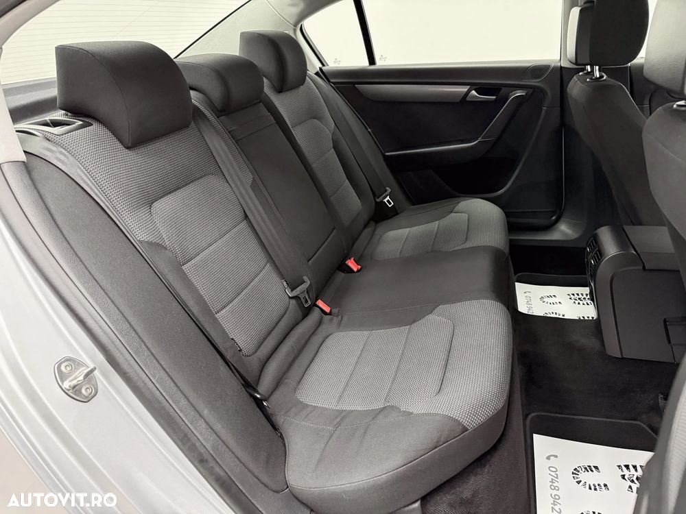 Volkswagen Passat 2.0 Blue TDI SCR Comfortline - 18