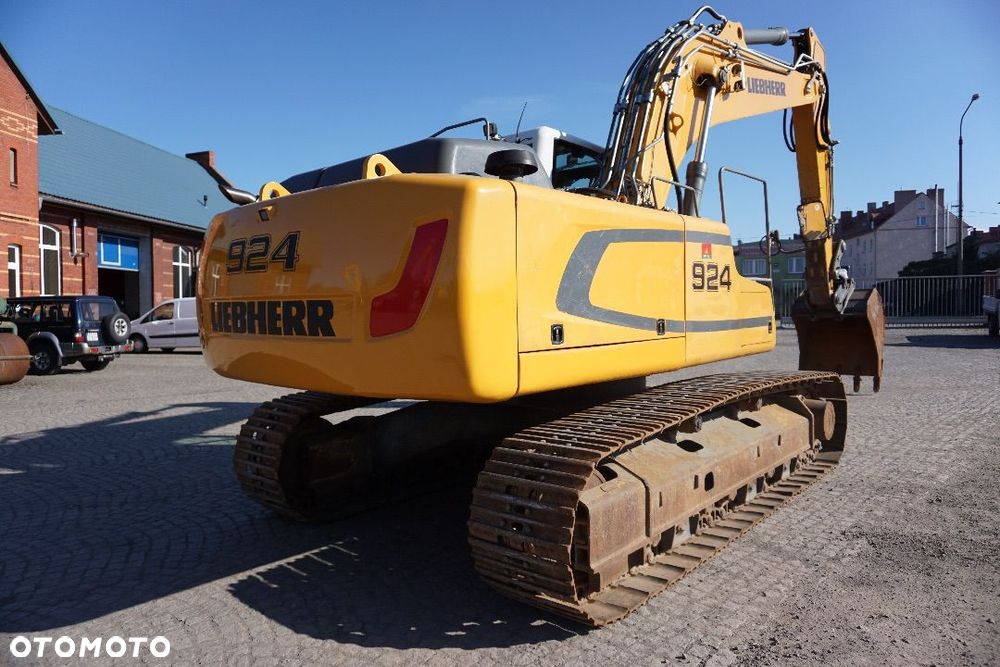 Liebherr R924LC, Większy zasięg - 3
