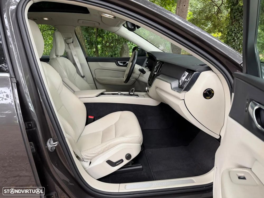 Volvo XC 60 2.0 T6 PHEV Inscription Expression AWD - 31