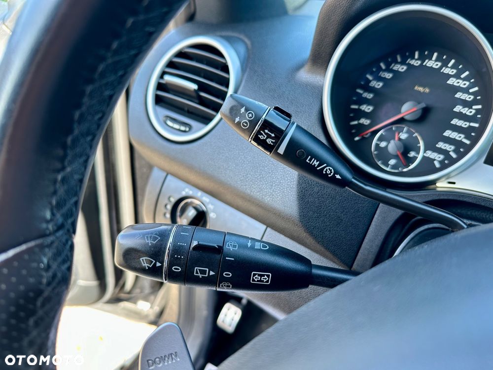 Mercedes-Benz ML 63 AMG 4-Matic - 27