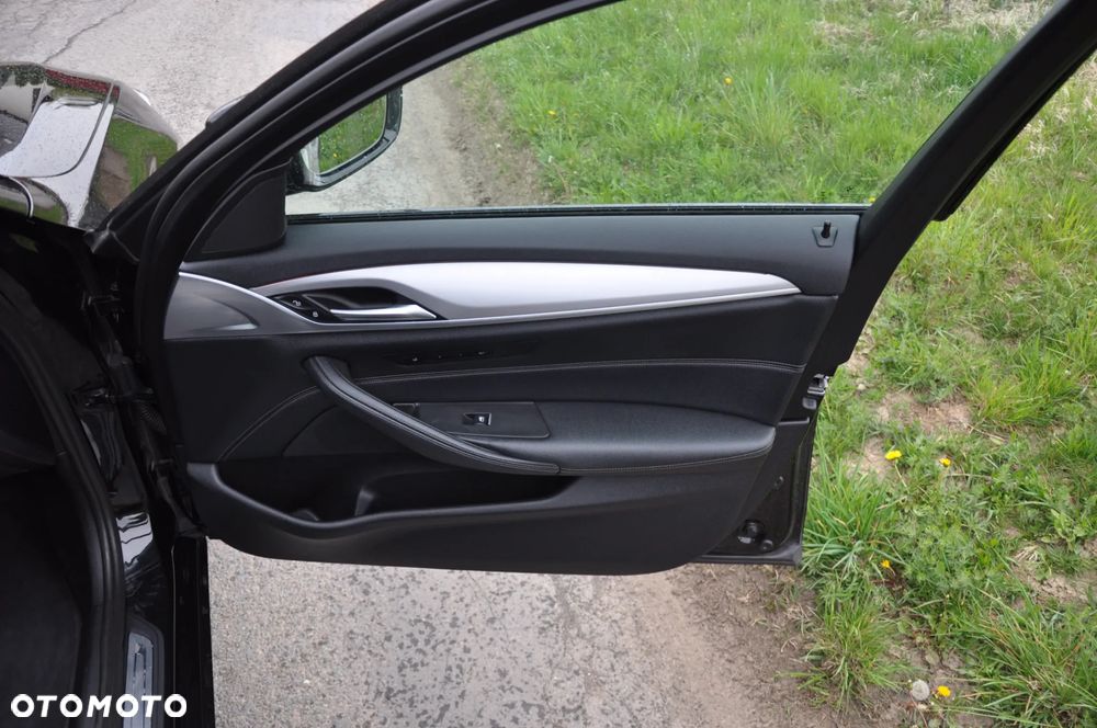 BMW Seria 5 520d xDrive mHEV M Sport sport - 16