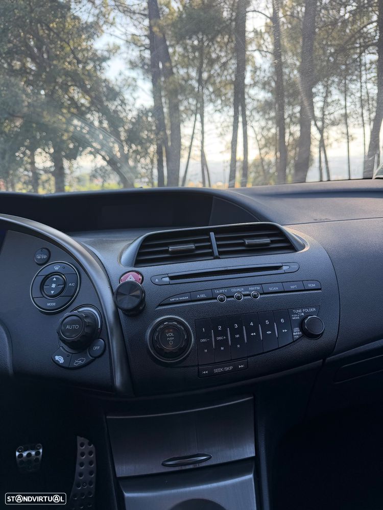 Honda Civic 1.4 i-VTEC Comfort - 10
